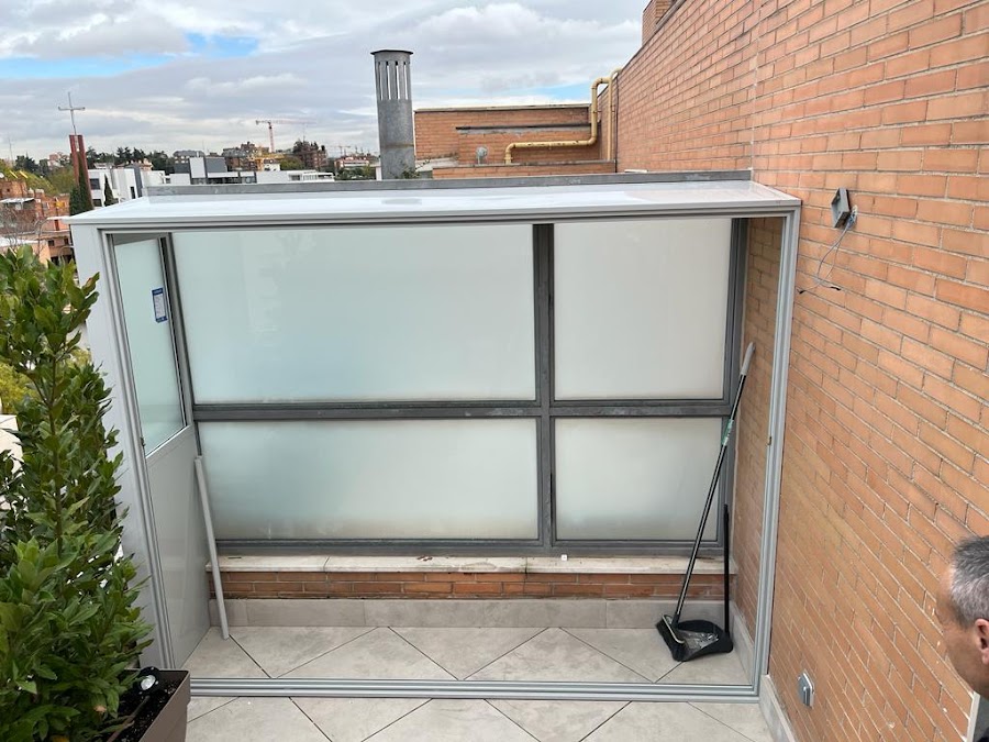 ALUPER - Carpintería metálica, aluminio y PVC — Ventanas en Barrio de Salamanca