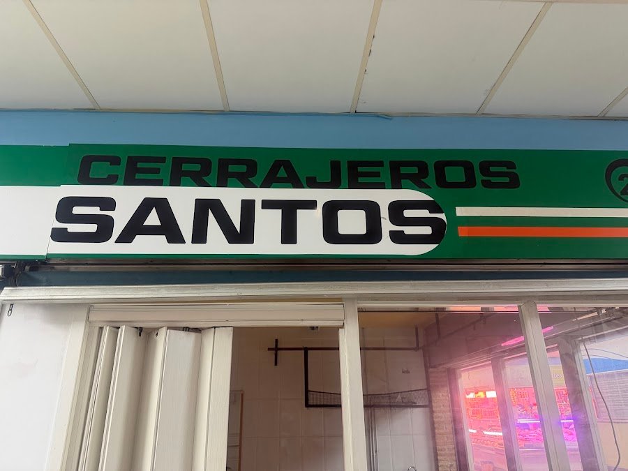 Cerrajeros santos — Cerrajeros en Carabanchel