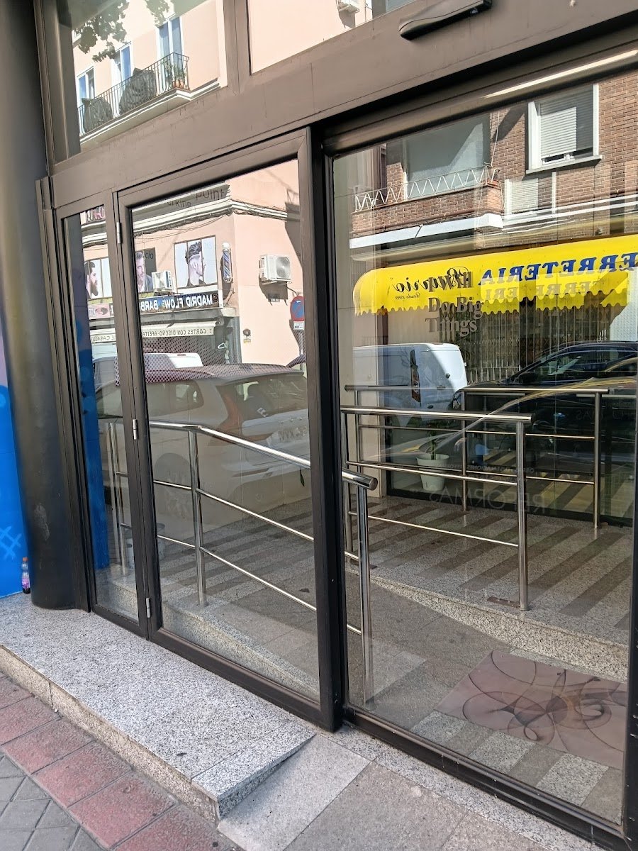 Cerrajeros Todo Puertas Madrid 24h — Cerrajeros en Latina