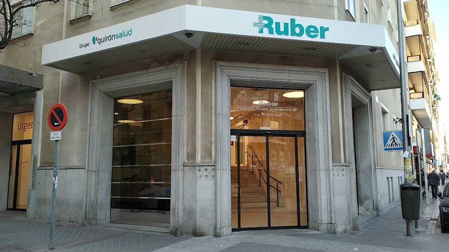 Dr. Castro Sierra (Clínica Ruber) — cirujano plástico en Madrid