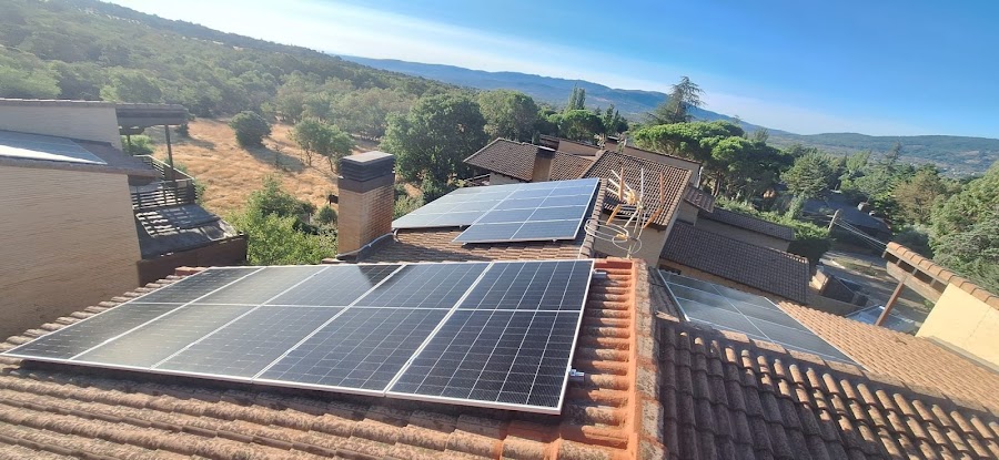 Domoelec instalaciónes eléctricas y fotovoltaicas — en Collado Villalba