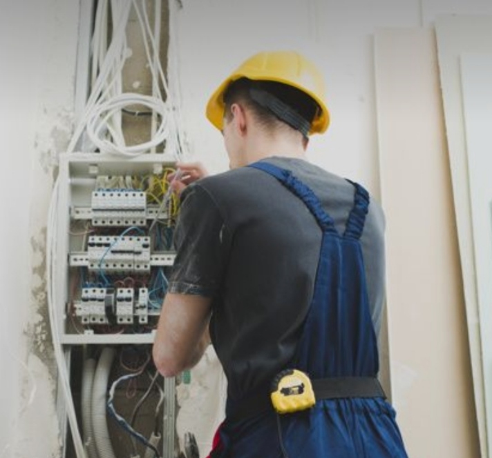 ELECTRICISTA PROFESIONAL — en Tres Cantos