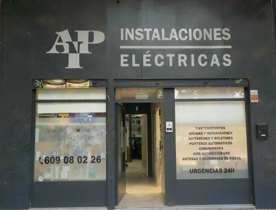 Instalaciones Eléctricas Adrian Izquierdo — electricista en Alcalá de Henares