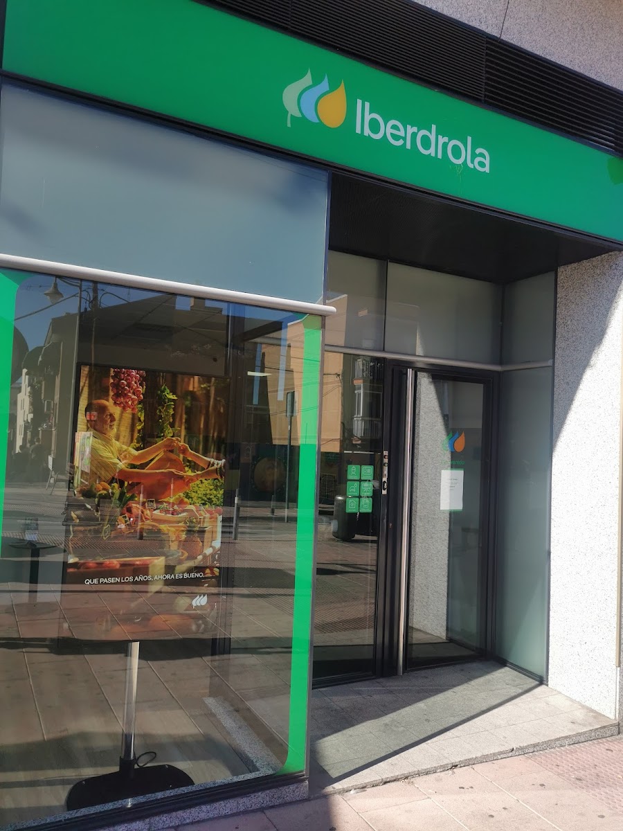 Iberdrola clientes - Instalación de placas solares - Soluciones Smart — en San Sebastián de los Reyes