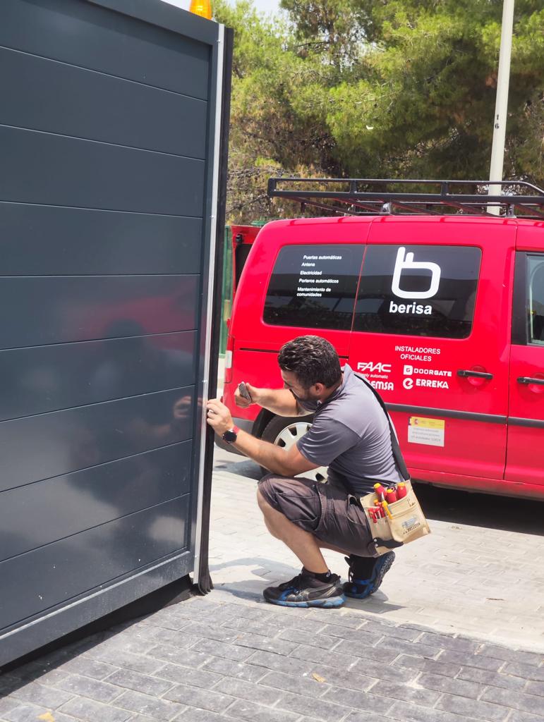 Berisa Instalaciones — puertas seccionales en Madrid