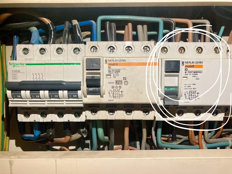 Servi-Madrid24 Electricistas 24 Horas — en Torrejón de Ardoz