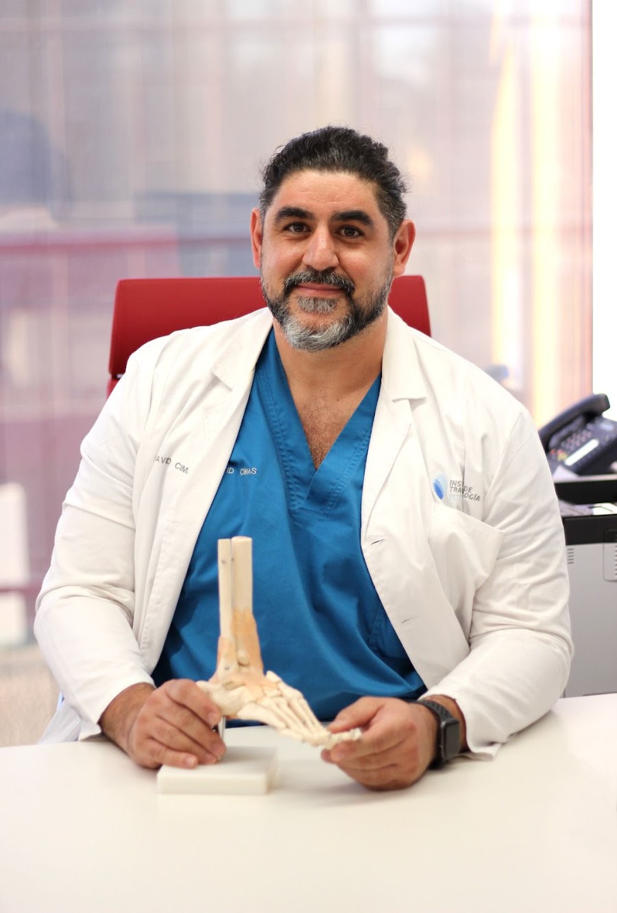 Dr. David Cimas – Traumatólogo — traumatólogo en Madrid