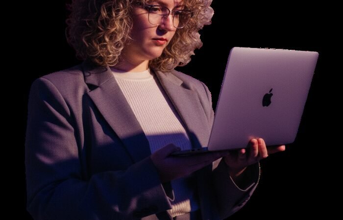 Adela Ruiz — consultor SEO en Madrid